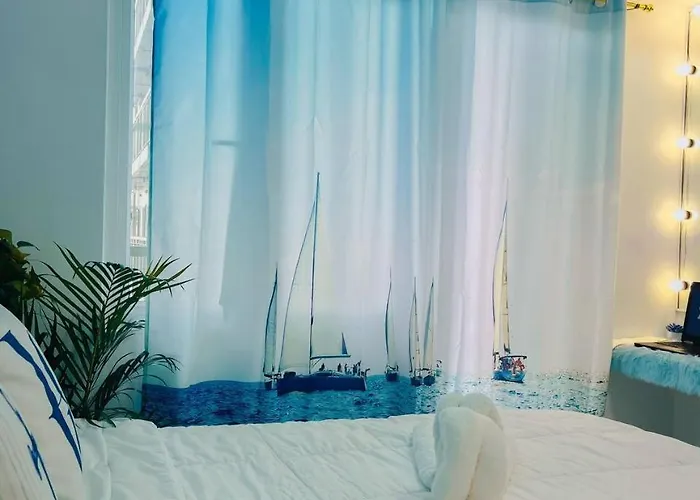 Ocean Theme Navy Blue Deluxe With Ps4 And Balcony Overlooking Bay And Zoo Near Yacht Club And Star Hotel Manila