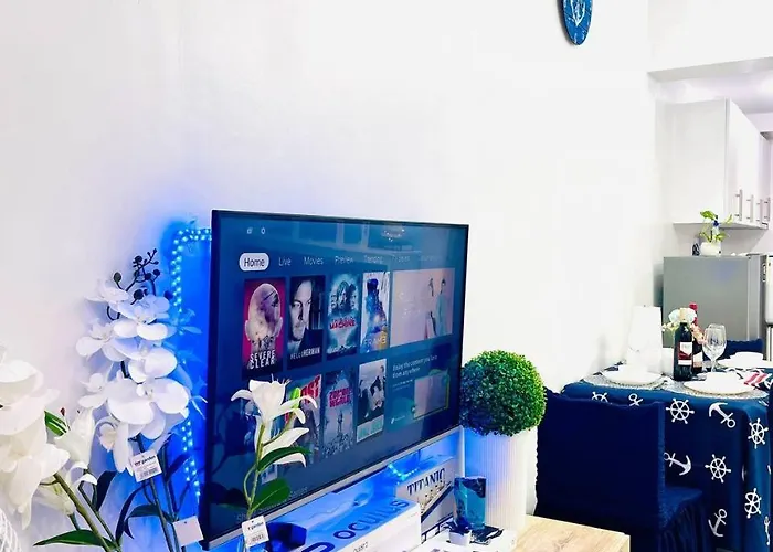 Ocean Theme Navy Blue Deluxe With Ps4 And Balcony Overlooking Bay And Zoo Near Yacht Club And Star Hotel Manila