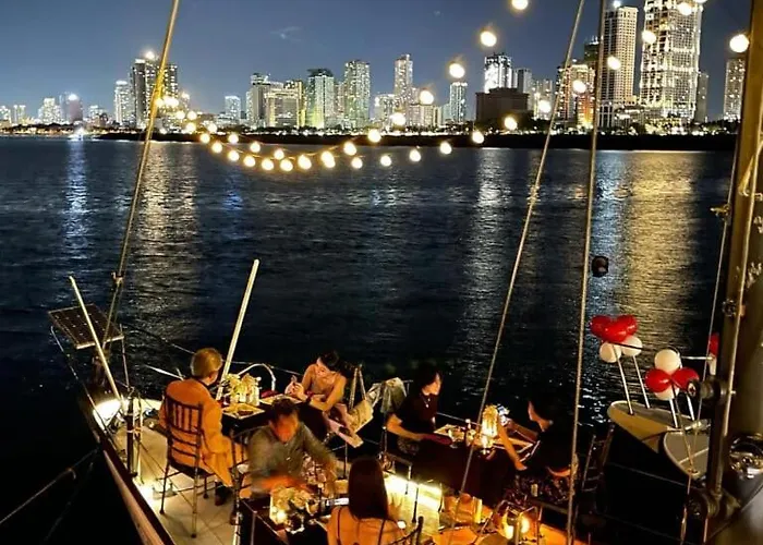 Hotel Ocean Theme Navy Blue Deluxe With Ps4 And Balcony Overlooking Bay And Zoo Near Yacht Club And Star 5*